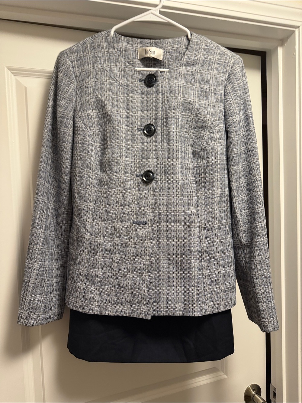 Le Suit Gray Plaid Collarless Women's Blazer Jacket